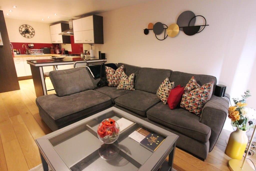 Spacious 2 Bed, 2 Bath Apartment -The Shore, Leith Эдинбург Экстерьер фото