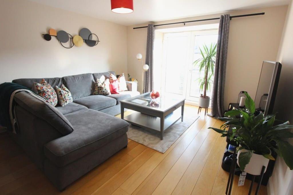 Spacious 2 Bed, 2 Bath Apartment -The Shore, Leith Эдинбург Экстерьер фото