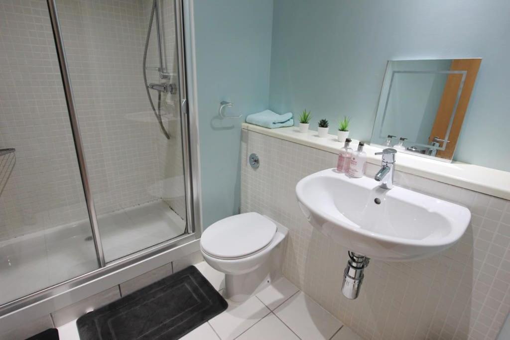 Spacious 2 Bed, 2 Bath Apartment -The Shore, Leith Эдинбург Экстерьер фото